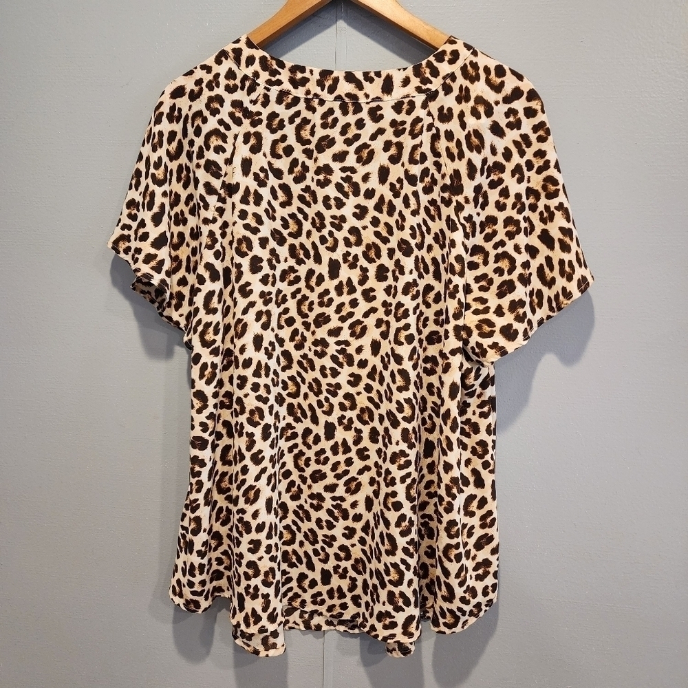 Torrid flutter sleeve animal print top 2 - Picture 2 of 8